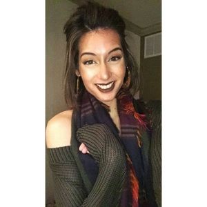 Meet your Posher, Kelly